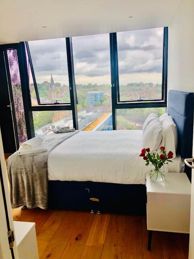 Luxury 2 Bedroom Apartment 20 Min From Central Londyn Zewnętrze zdjęcie